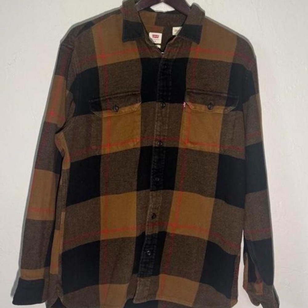 Men's Levi's Brown, Black. and Red Plaid Flannel Shirt in M